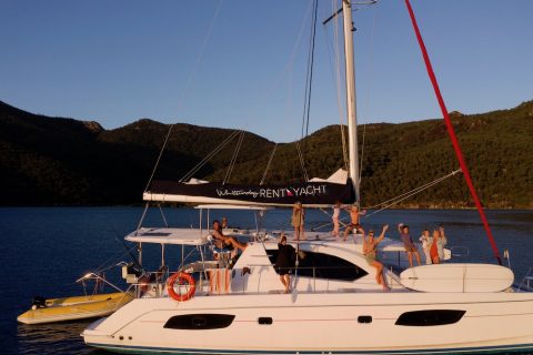 bareboat yacht charter hamilton island